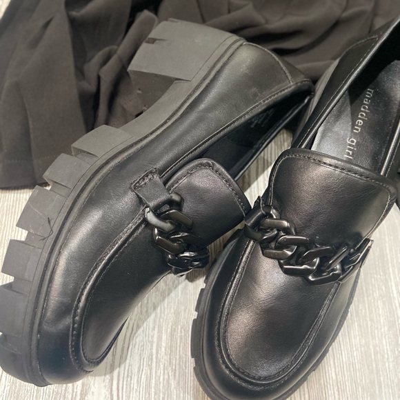 Madden Girl Shoe - Picture 2 of 9